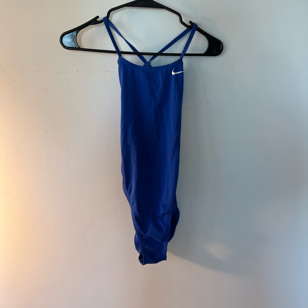 Nike Hydrastrong Suit size 28